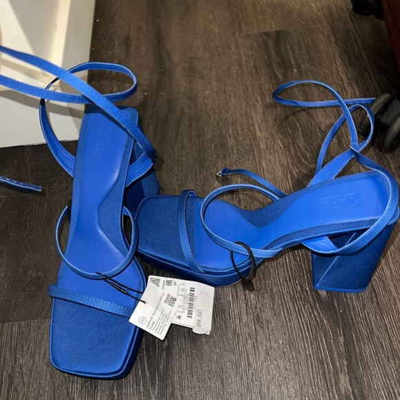 BRAND NEW Zara blue platform heels. Super cute and fun!! Open to offers :) - Picture 5 of 6